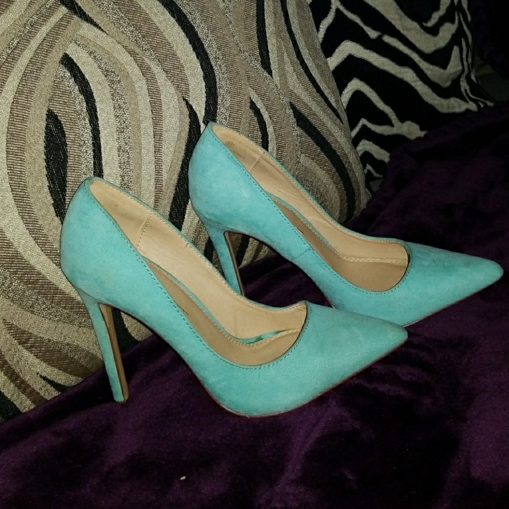 Super cute Pumps